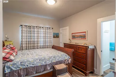 334 NE Nash St, Roseburg, OR 97470 - Photo 8