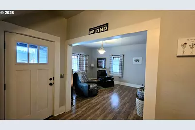 334 NE Nash St, Roseburg, OR 97470 - Photo 4