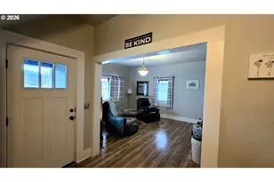 334 NE Nash St, Roseburg, OR 97470 - Photo 4