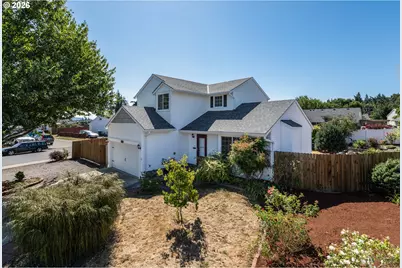 425 Northstar Ct, Columbia City, OR 97018 - Photo 2