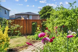17325 SE Sherman St, Portland, OR 97233 - Photo 44