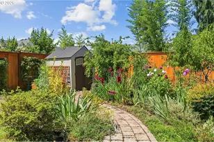17325 SE Sherman St, Portland, OR 97233 - Photo 40