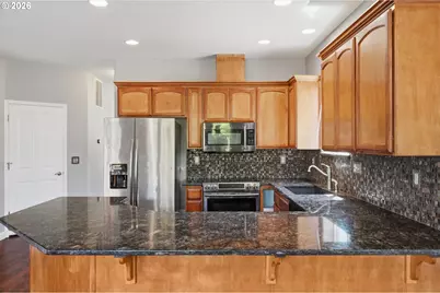 17325 SE Sherman St, Portland, OR 97233 - Photo 14