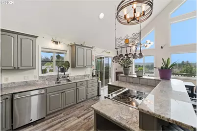 874 N Henry St, Coquille, OR 97423 - Photo 14