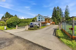 874 N Henry St, Coquille, OR 97423 - Photo 2
