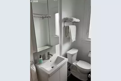 138 NE 18th Ave, Portland, OR 97232 - Photo 32