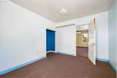 2570 Emerald St, Eugene, OR 97403 - Photo 14