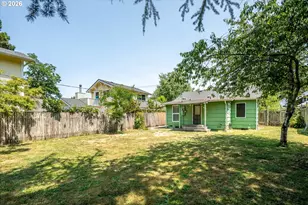 2570 Emerald St, Eugene, OR 97403 - Photo 22