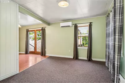 2570 Emerald St, Eugene, OR 97403 - Photo 8