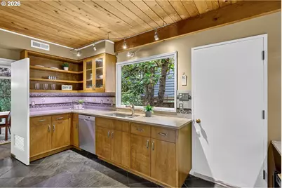 834 SW Westwood Dr, Portland, OR 97239 - Photo 14