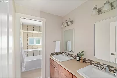 15784 NW Overton Dr, Beaverton, OR 97006 - Photo 32