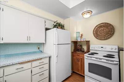 3210 Royal Ave, Eugene, OR 97402 - Photo 10