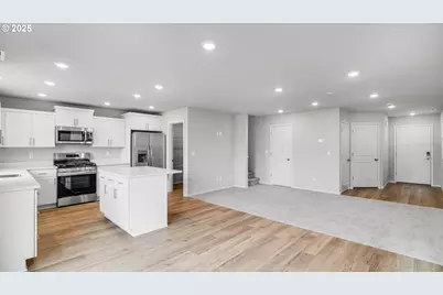 2403 Sawtelle Dr, Woodburn, OR 97071 - Photo 4