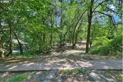 2 Storey Blvd, Eugene, OR 97405 - Photo 10