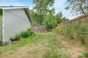 6683 SE Clackamas Rd, Milwaukie, OR 97267 - Photo 30