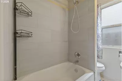 8305 SE Rhone St, Portland, OR 97266 - Photo 18