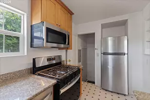 8305 SE Rhone St, Portland, OR 97266 - Photo 12