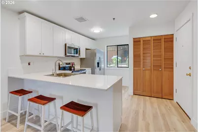 730 NW Naito Pkwy #E10, Portland, OR 97209 - Photo 8