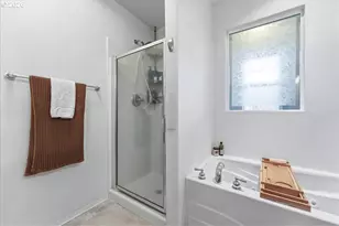 21601 NE Willow Glen Rd, Fairview, OR 97024 - Photo 26