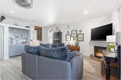 21601 NE Willow Glen Rd, Fairview, OR 97024 - Photo 12