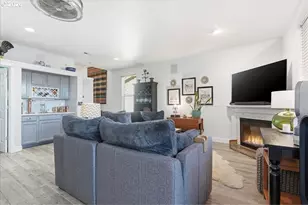 21601 NE Willow Glen Rd, Fairview, OR 97024 - Photo 12