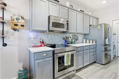 21601 NE Willow Glen Rd, Fairview, OR 97024 - Photo 6