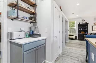 21601 NE Willow Glen Rd, Fairview, OR 97024 - Photo 16