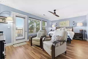 21601 NE Willow Glen Rd, Fairview, OR 97024 - Photo 22