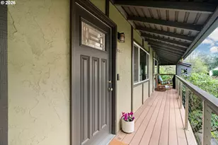 3032 SW Florida Ct, Portland, OR 97219 - Photo 4