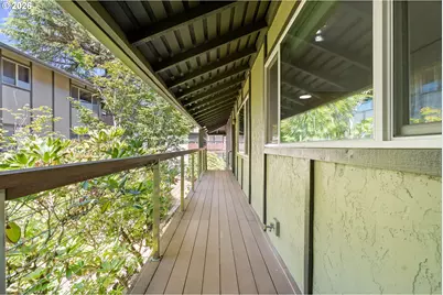 3032 SW Florida Ct #C, Portland, OR 97219 - Photo 4