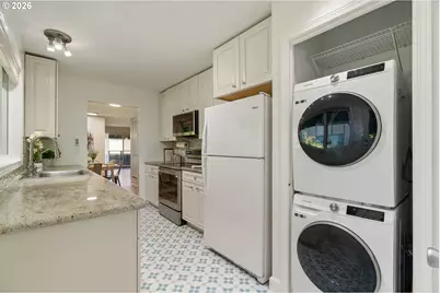 3032 SW Florida Ct #C, Portland, OR 97219 - Photo 12