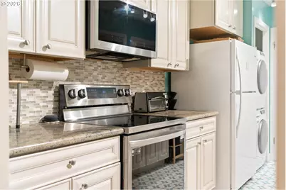 3032 SW Florida Ct #C, Portland, OR 97219 - Photo 12