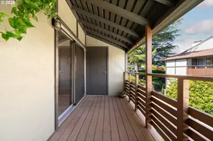 3032 SW Florida Ct, Portland, OR 97219 - Photo 36