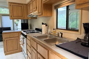 225 Azalea St, Florence, OR 97439 - Photo 10