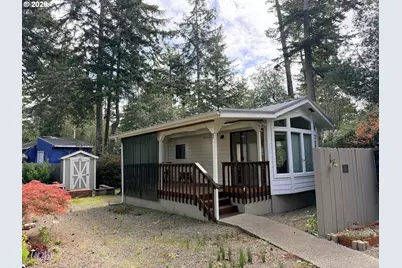 225 Azalea St, Florence, OR 97439 - Photo 2
