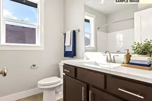 2209 E Juniper Cir, La Center, WA 98629 - Photo 10