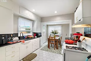 7521 N Gloucester Ave N, Portland, OR 97203 - Photo 4