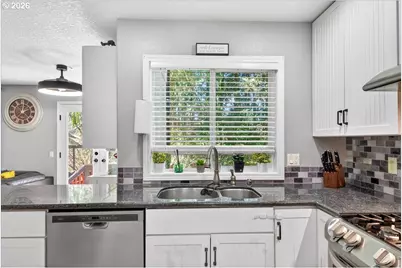 867 SE 39th Ct, Hillsboro, OR 97123 - Photo 12