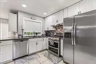 867 SE 39th Ct, Hillsboro, OR 97123 - Photo 10