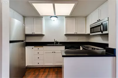 606 Wimbledon Ct, Eugene, OR 97401 - Photo 8