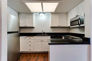 606 Wimbledon Ct, Eugene, OR 97401 - Photo 8