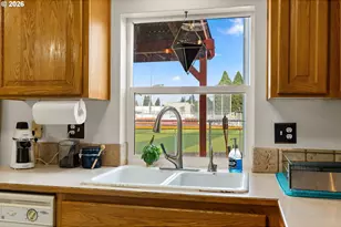 1880 Manihi Dr, Eugene, OR 97404 - Photo 14