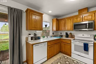 1880 Manihi Dr, Eugene, OR 97404 - Photo 12