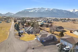 719 N East St, Joseph, OR 97846 - Photo 2