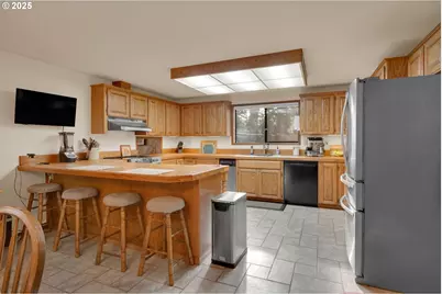 1853 Ridge Water Dr, Sutherlin, OR 97479 - Photo 8