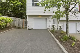 10545 SW Cougar Ln, Beaverton, OR 97008 - Photo 2