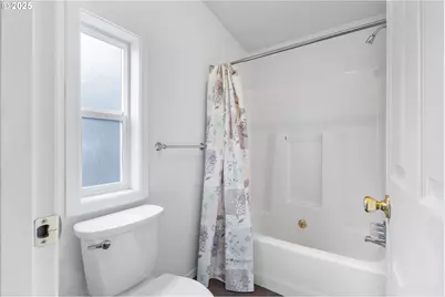 114 Marino Dr, Coos Bay, OR 97420 - Photo 20