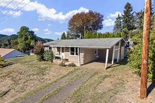 532 2nd St, Elkton, OR 97436 - Photo 6
