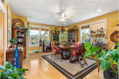 715 Sherman Ave, Hood River, OR 97031 - Photo 16