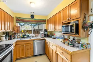 715 Sherman Ave, Hood River, OR 97031 - Photo 18